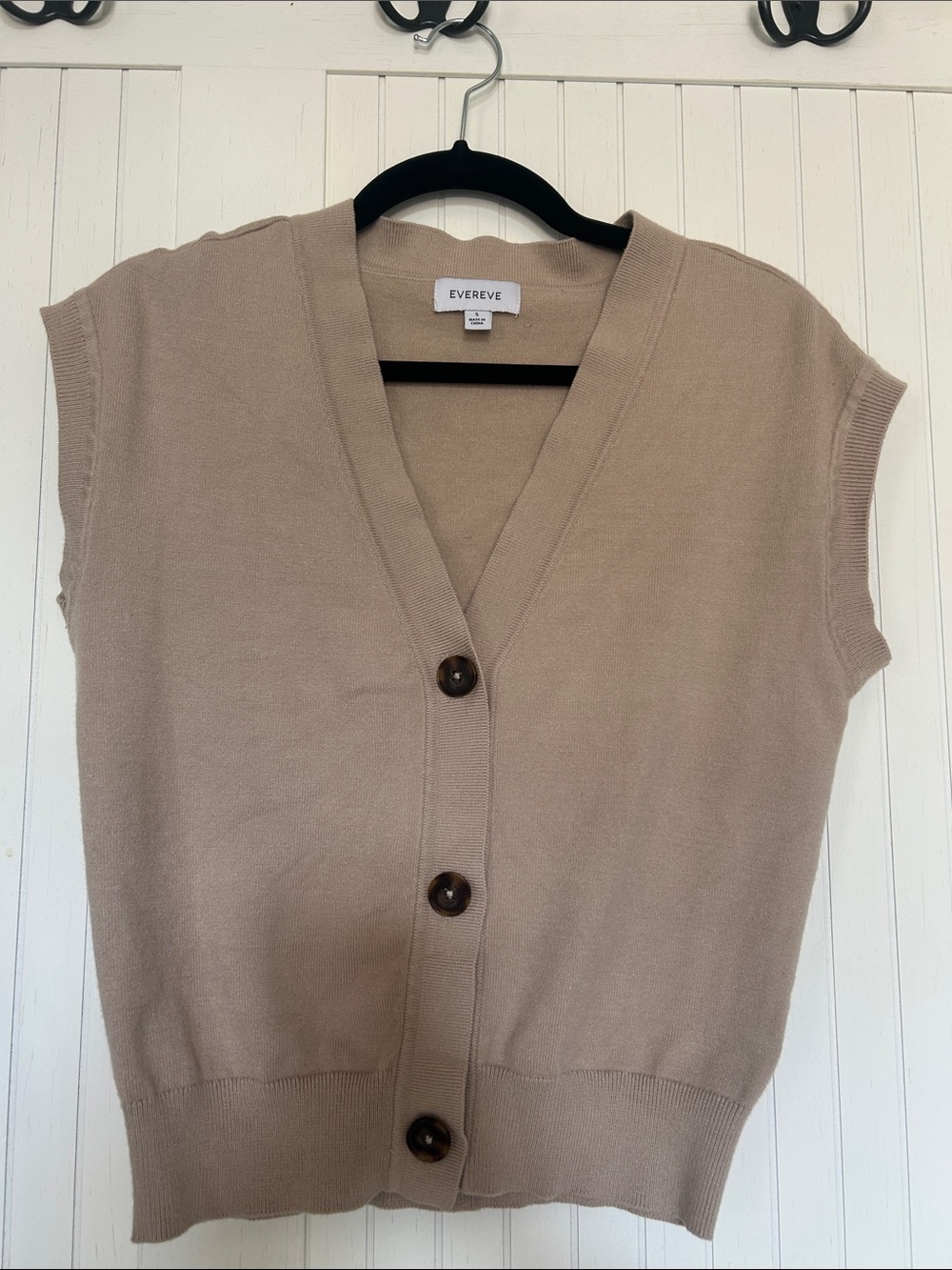 Evereve Tan Sleeveless Button-Front Sweater Vest